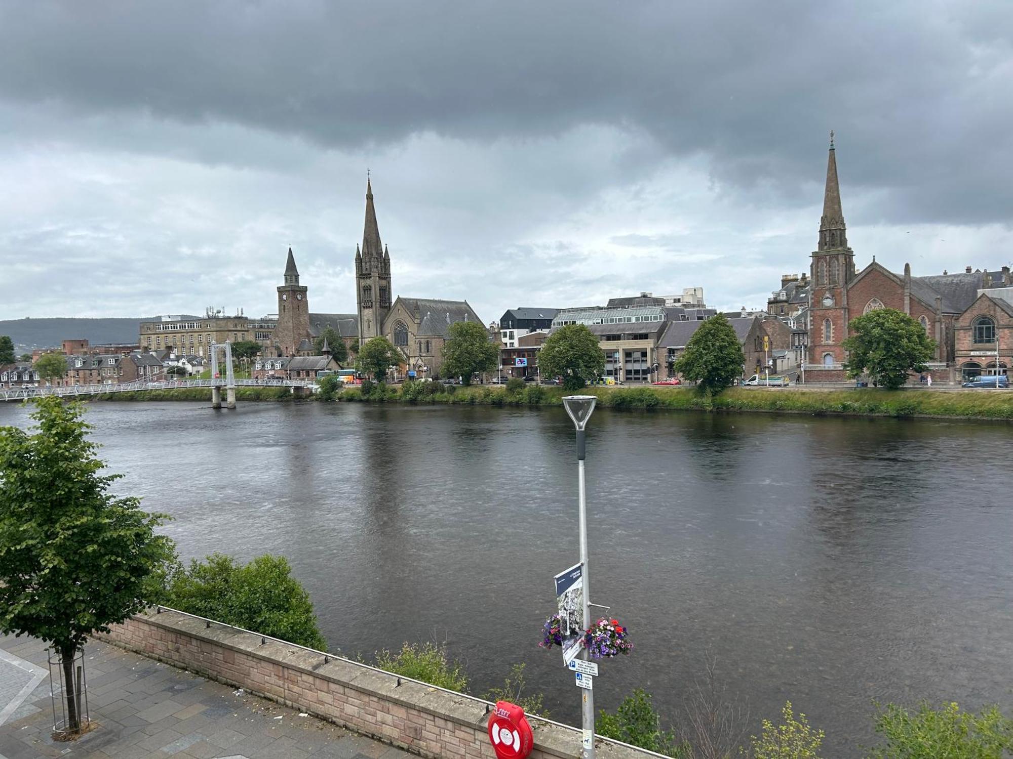 3 Bedroom Nessbank Apartment F Inverness Exterior foto